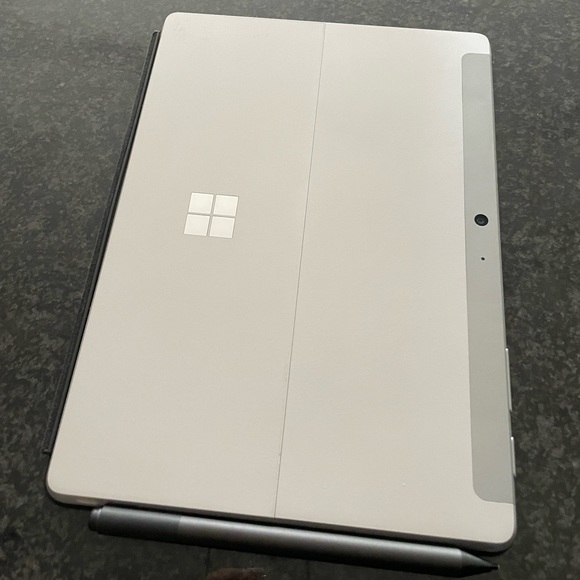 Microsoft Surface Go 2 10.5” 128 GB Tablet with Pen and Keyboard and charger - Picture 3 of 6